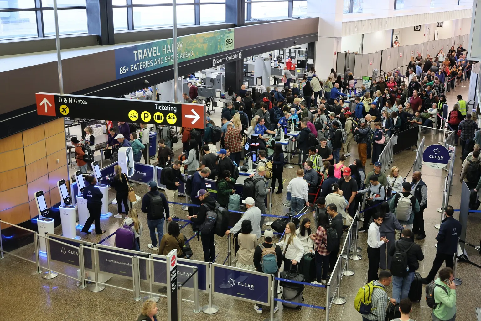 Sea tac airport terminal TSA lines 09102026 lines 152251