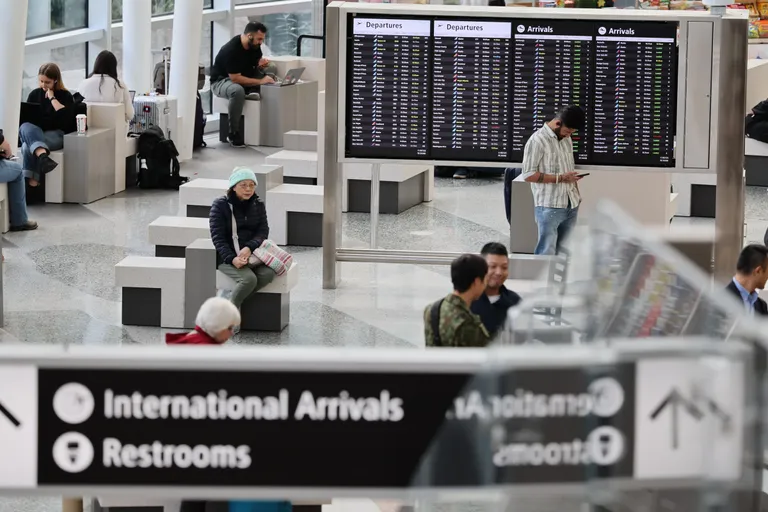 Sea-Tac Terminal 11142025 Flight 094439