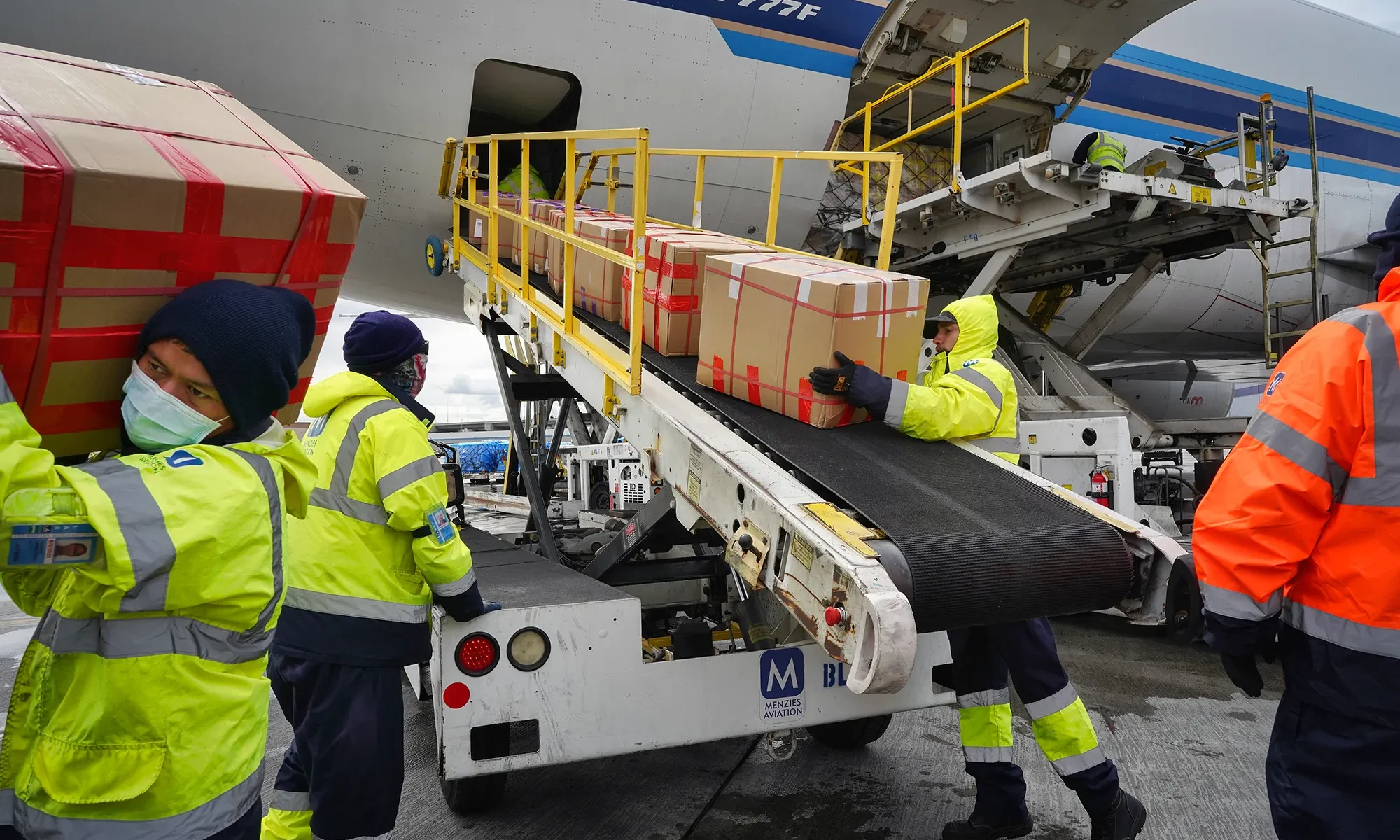 041020 lax airport ground crew ap cm