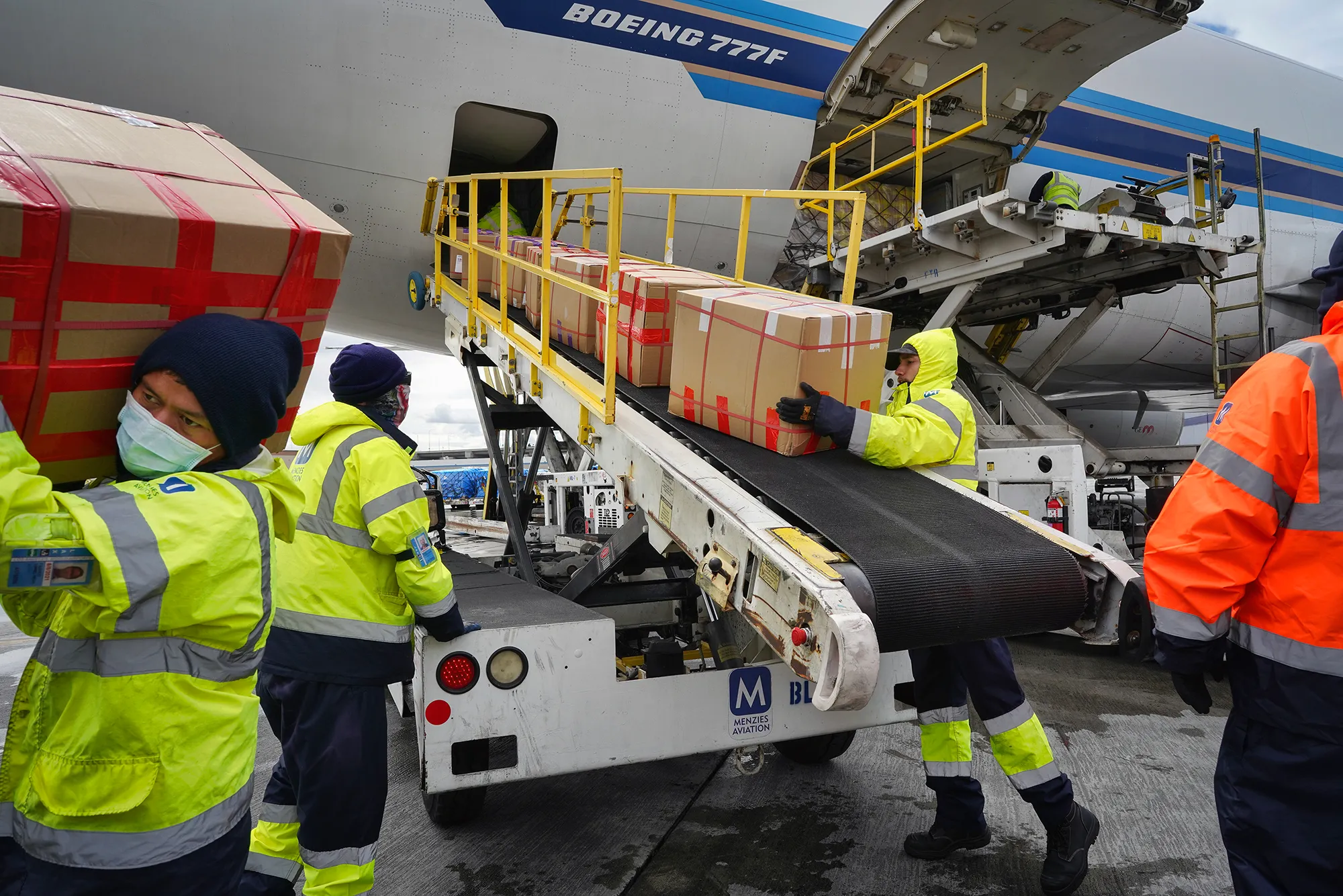 041020 lax airport ground crew ap cm