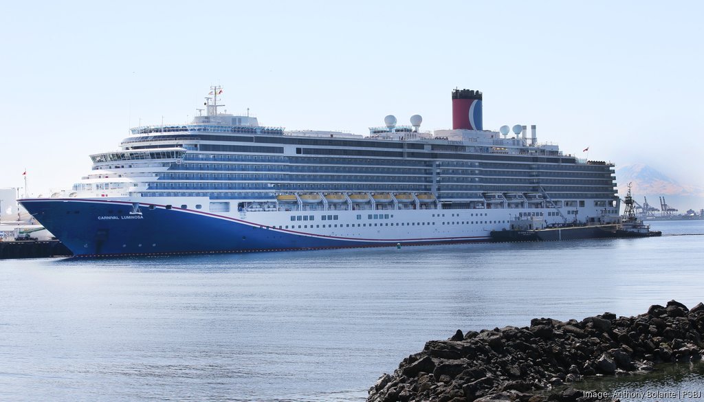 Cruise ship carnival luminos seattle pier 91 01